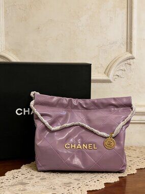 Chanel 22 Large in Quilted Shiny Calfskin